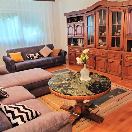 Apartment Marina Luaran gambar