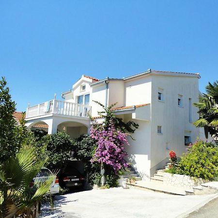 Apartment Marina Luaran gambar