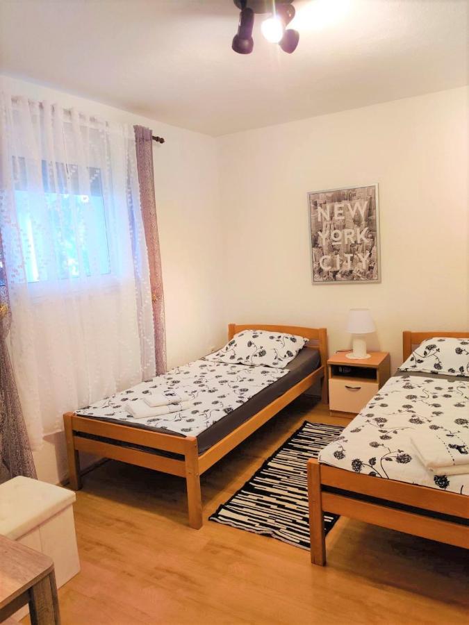 Apartment Marina Luaran gambar
