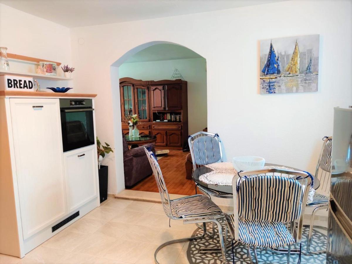 Apartment Marina Luaran gambar