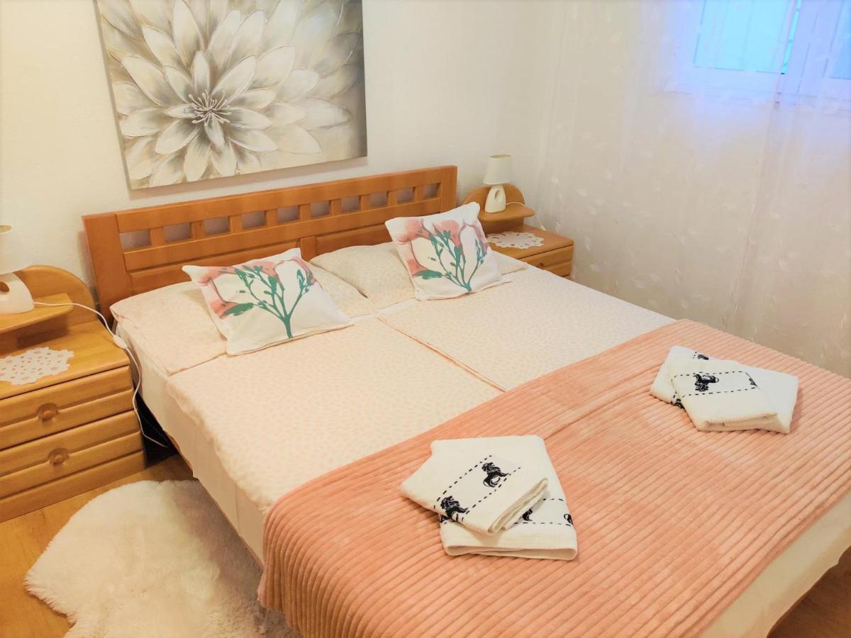 Apartment Marina Luaran gambar