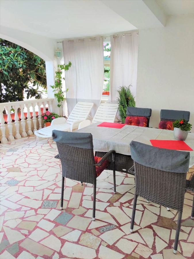 Apartment Marina Luaran gambar