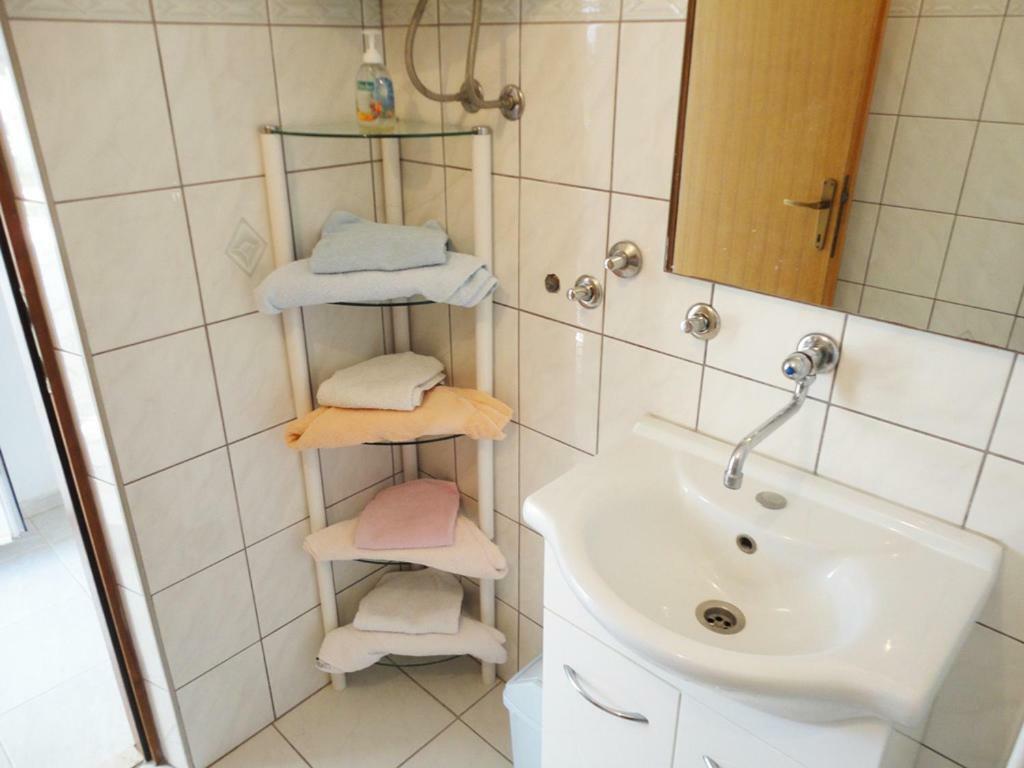 Apartment Marina Luaran gambar